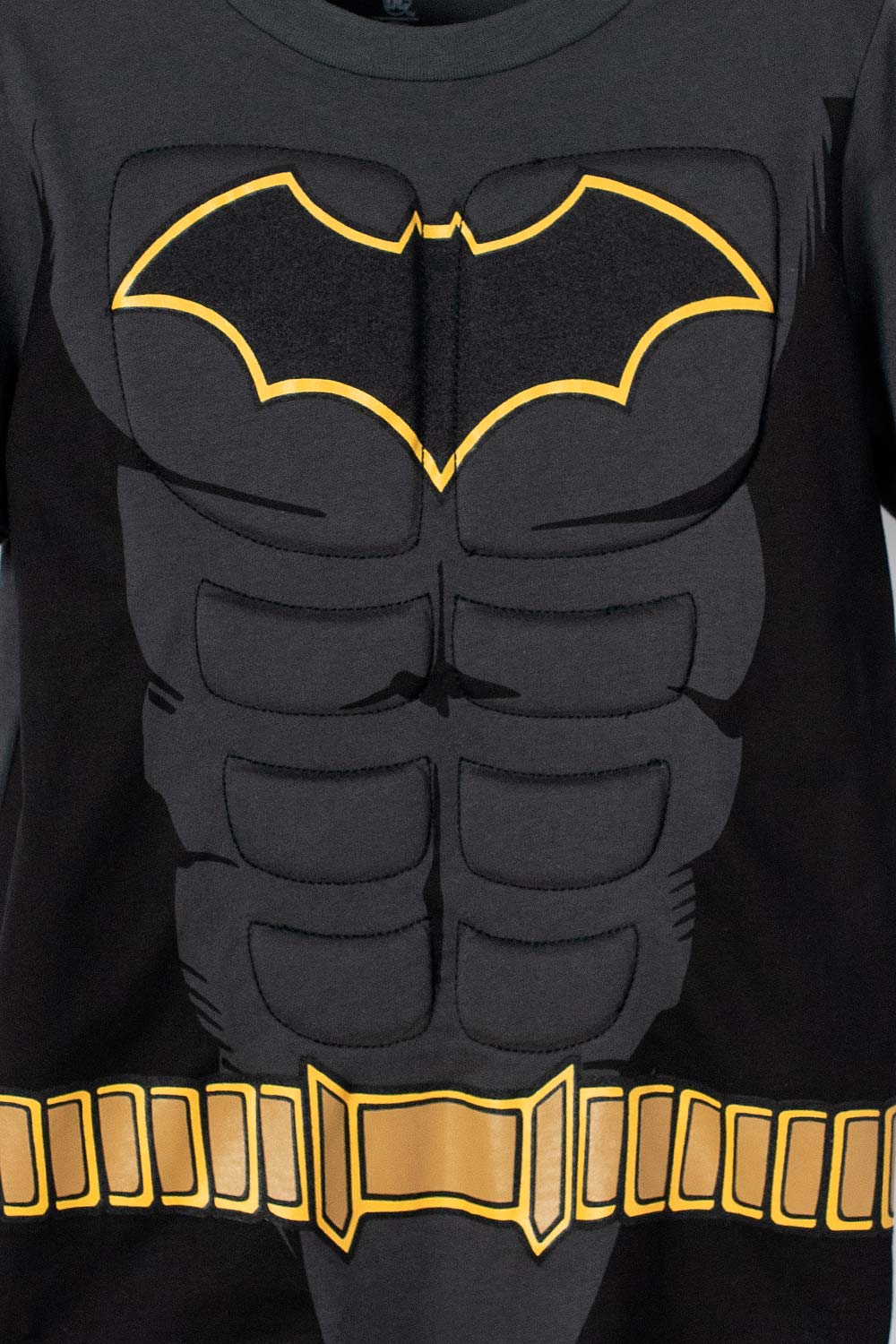 CAMISETA DE BATMAN MANGA CORTA CON CAPA REMOVIBLE