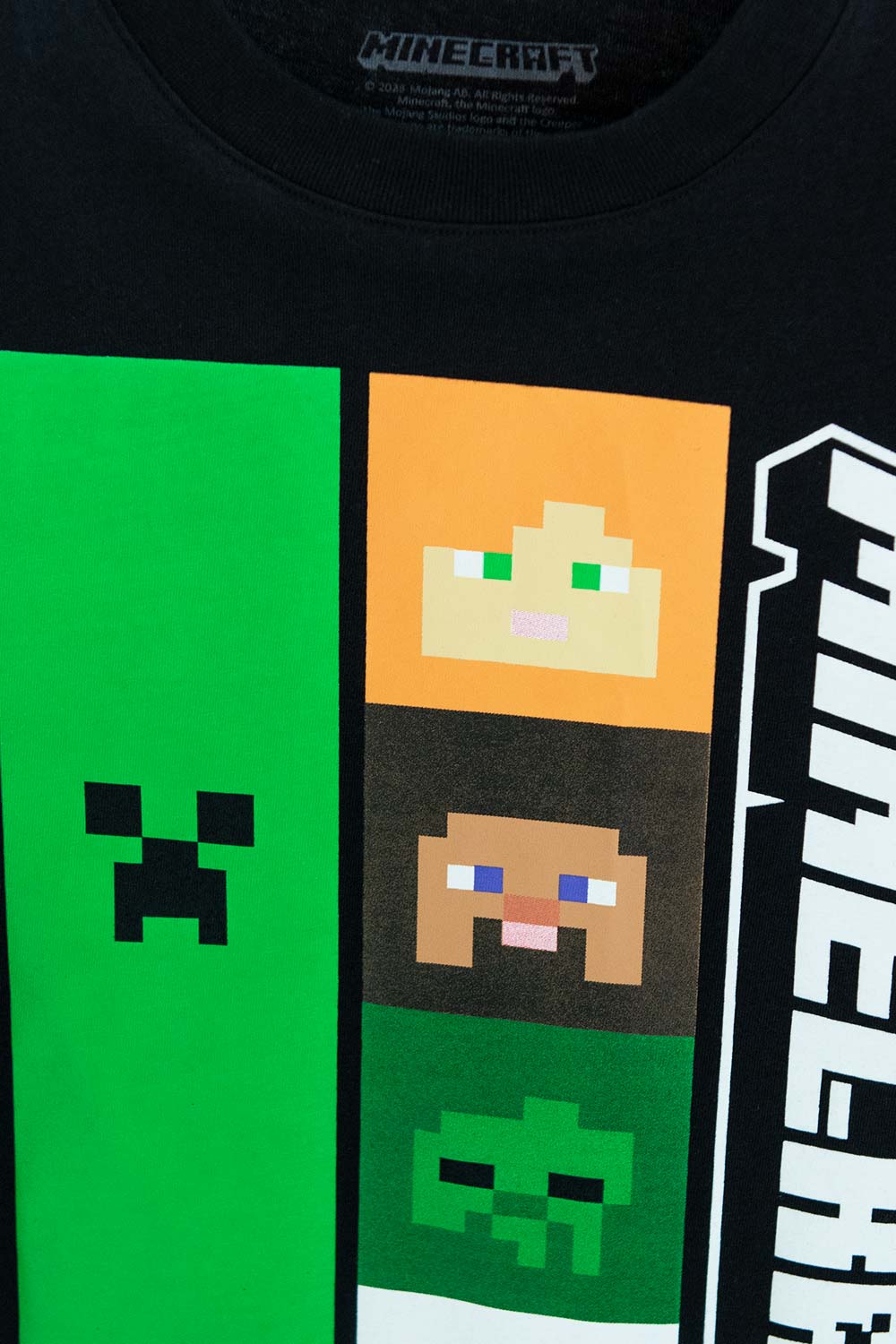 CAMISETA DE MINECRAFT NEGRA ESTAMPADA EN FRENTE PARA NIÑO