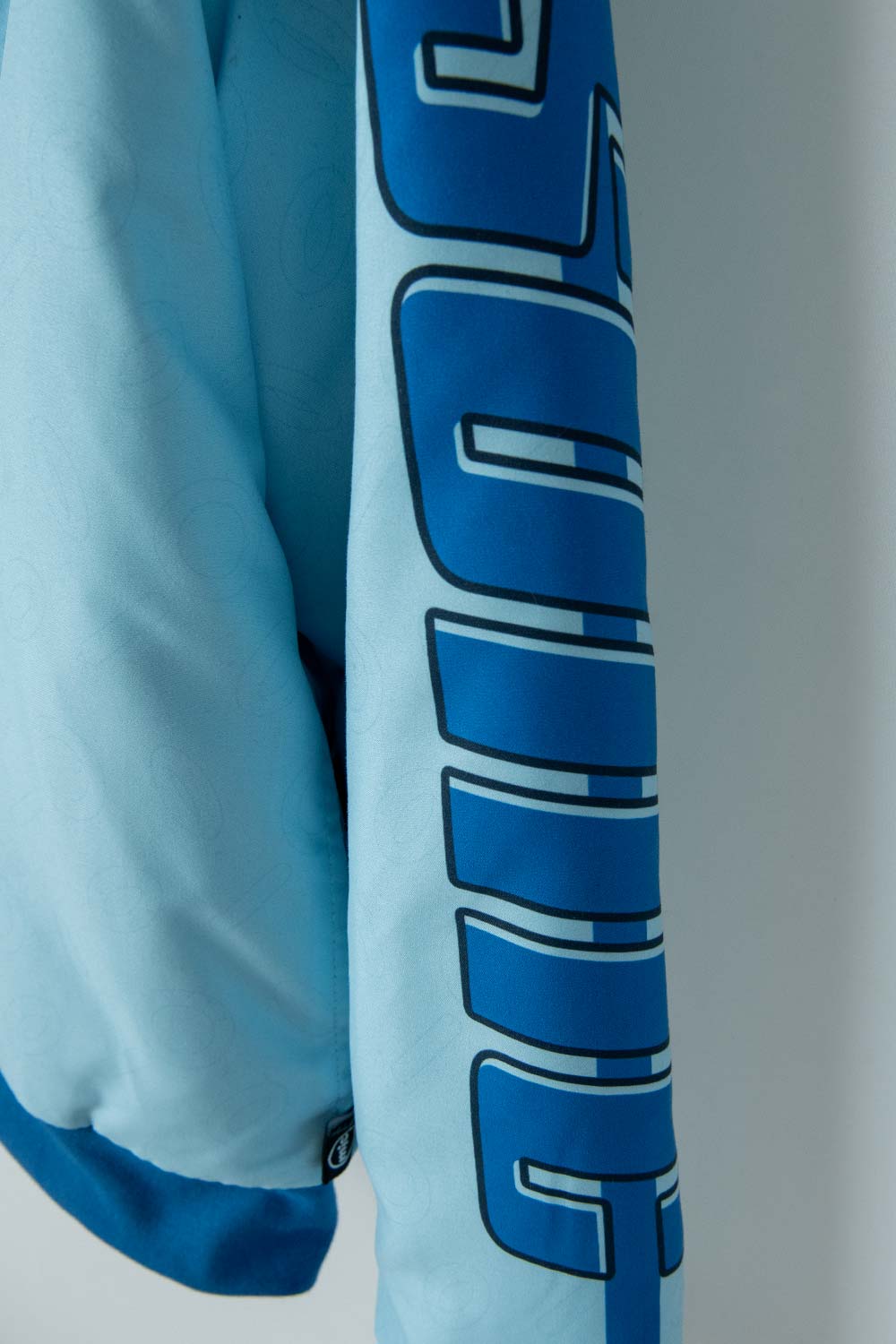 CHAQUETA DE SONIC AZUL CON CIERRE PARA NIÑO