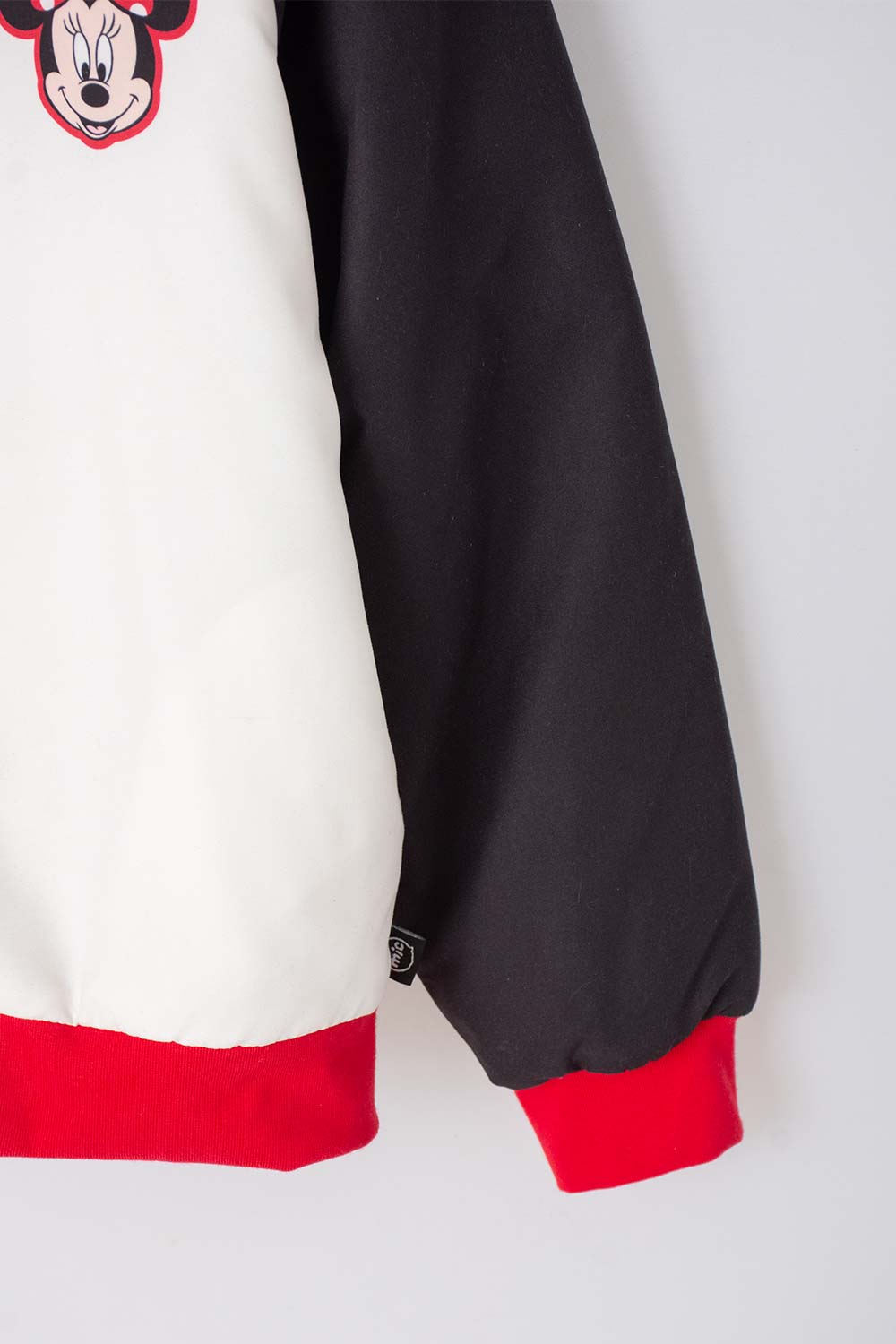 CHAQUETA DE MINNIE MOUSE CON CIERRE BLANCO Y ROJO PARA NIÑA