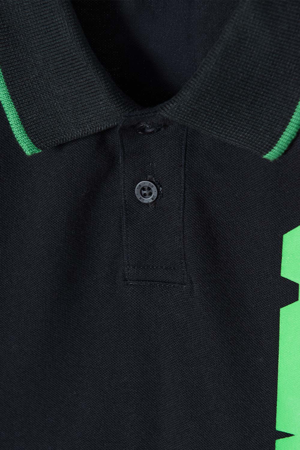 CAMISETA TIPO POLO DE MINECRAFT NEGRA TIPO POLO PARA NIÑO