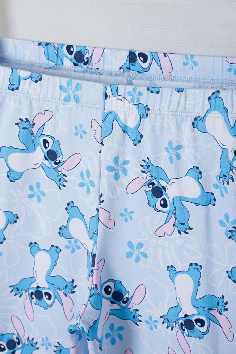 PIJAMA DE STITCH PANTALÓN LARGO MULTICOLOR PARA NIÑA