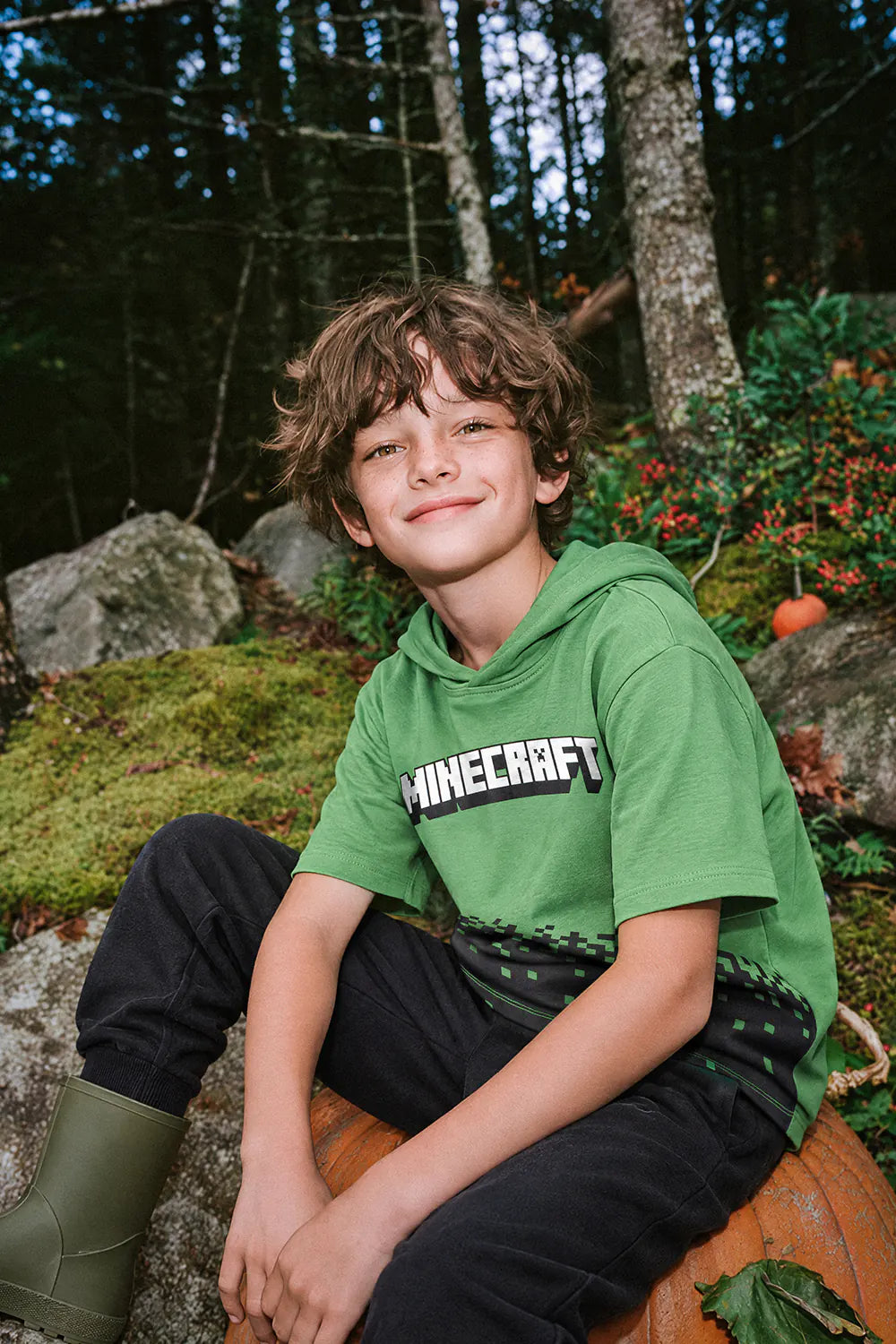 CONJUNTO DE MINECRAFT CON JOGGER VERDE Y NEGRO PARA NIÑO