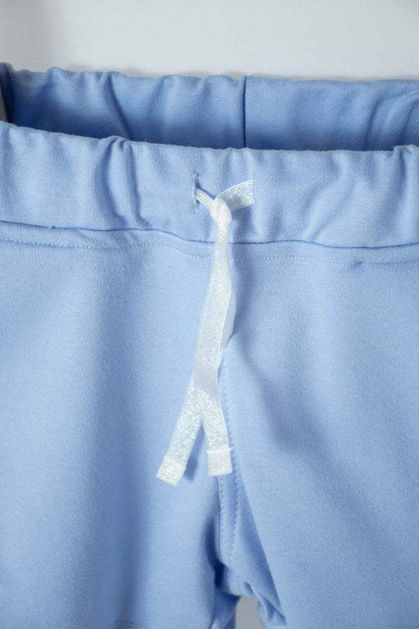 SHORT  DE MIC CON CORDÓN AZUL PARA NIÑA