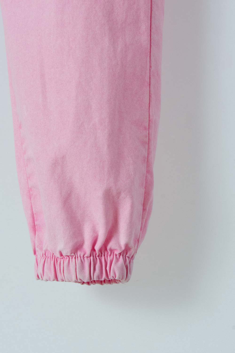 JOGGER LITTLEMIC ROSADO CON BOLSILLOS TIPO CARGO PARA NIÑA 2T A 5T