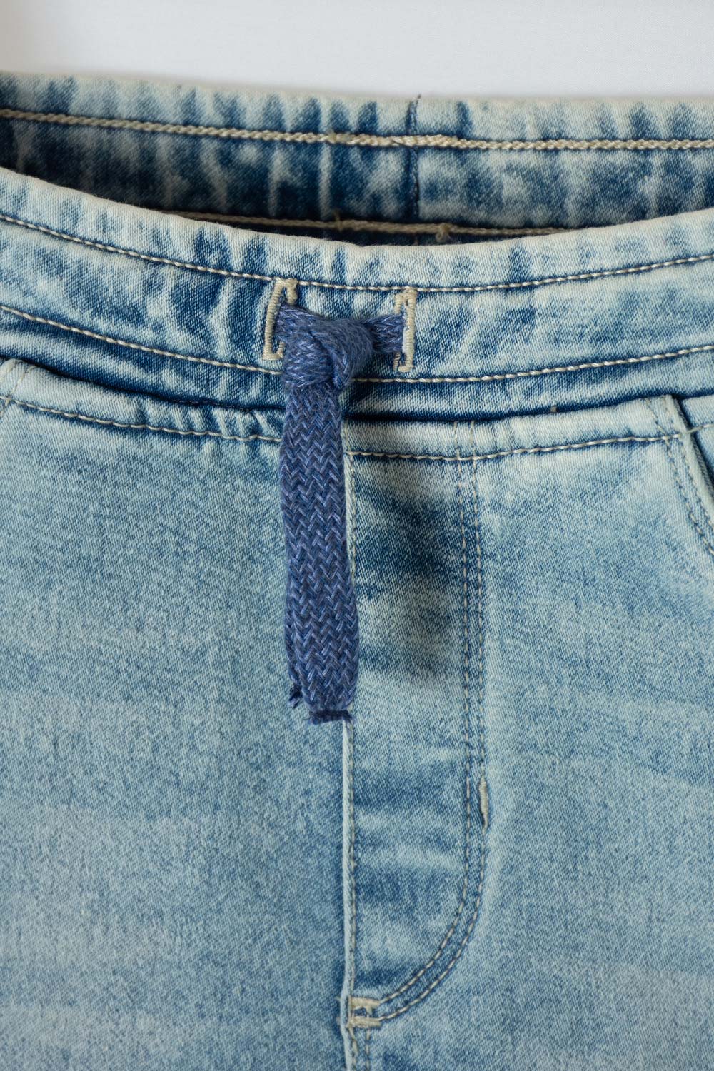 JOGGER DE LITTLEMIC CON CORDÓN AZUL CLARO PARA NIÑO 2T A 6T