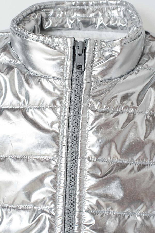 CHALECO MIC COLOR PLATA CON CIERRE FRONTAL PARA NIÑA