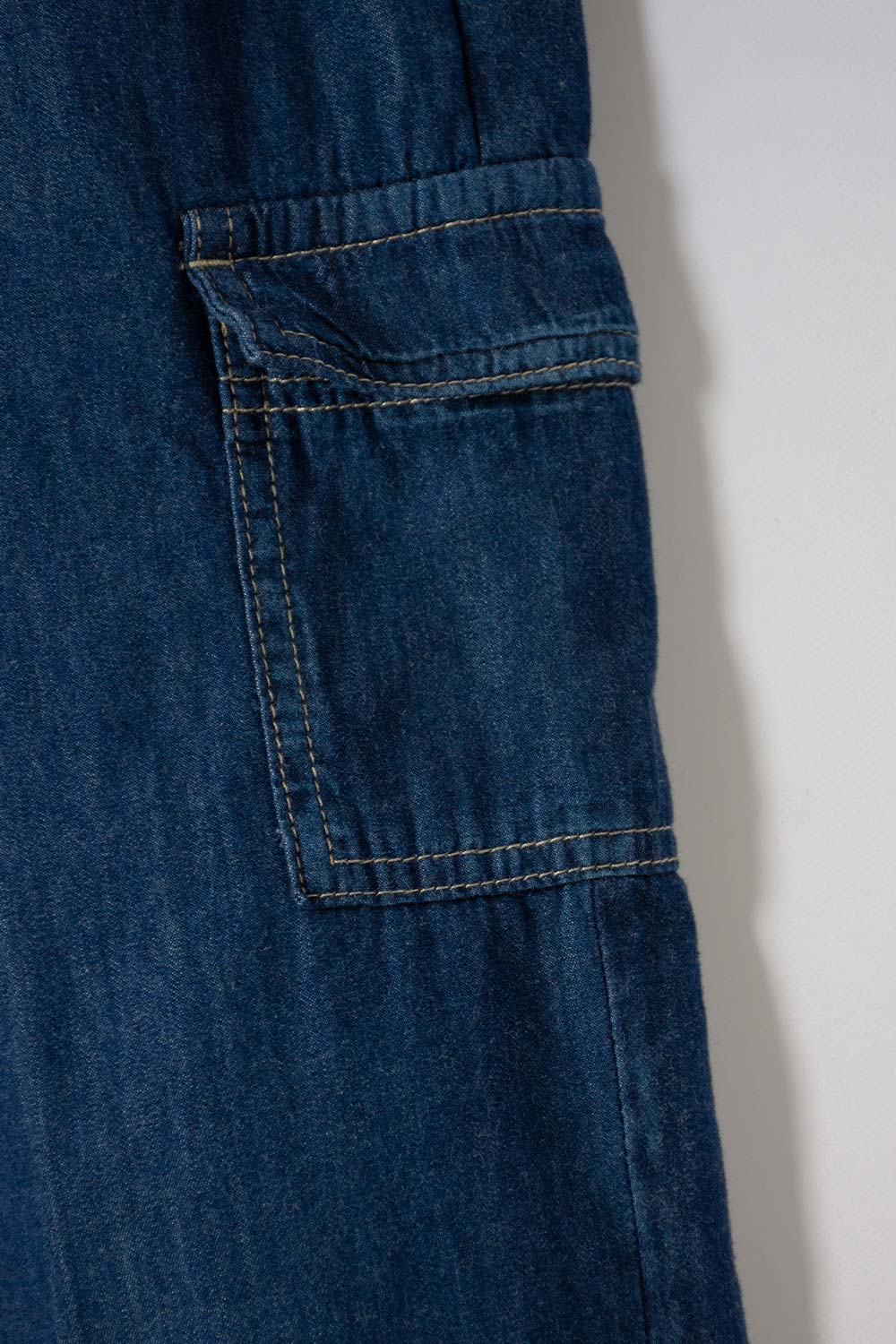 JOGGER DE MIC CON CORDÓN AZUL PARA NIÑA