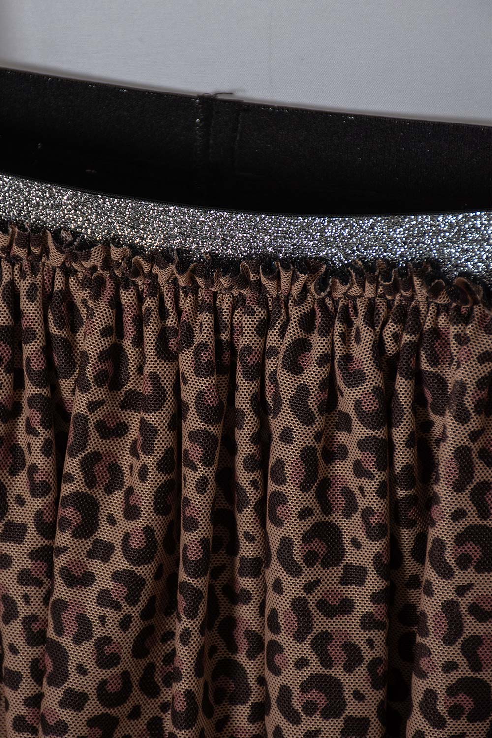 CONJUNTO DE MIC CON FALDA EN BOLERO MARFIL PARA NIÑA