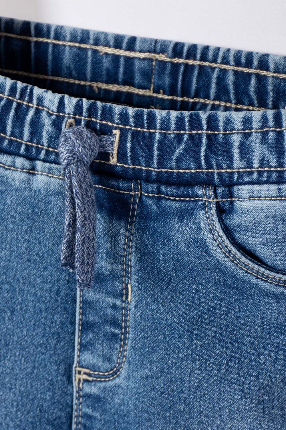 JOGGER DE LITTLEMIC CON CORDÓN AZUL PARA NIÑO 2T A 5T