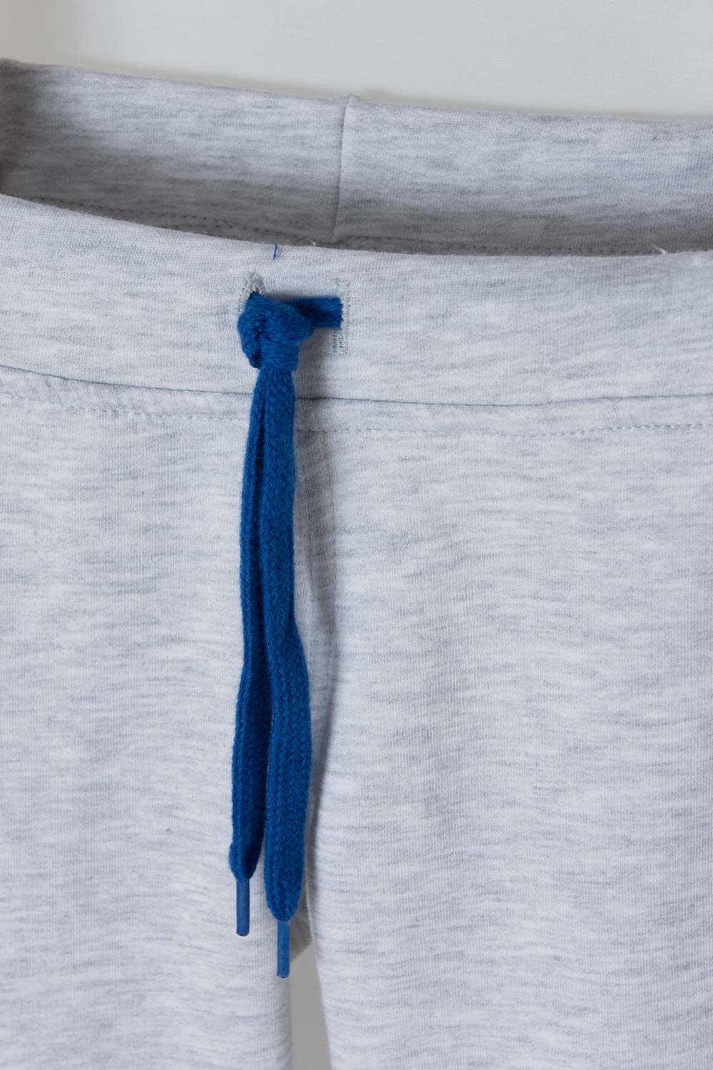 CONJUNTO DE MICKEY MOUSE AZUL Y GRIS DE PANTALÓN LARGO PARA NIÑO 2T A 5T