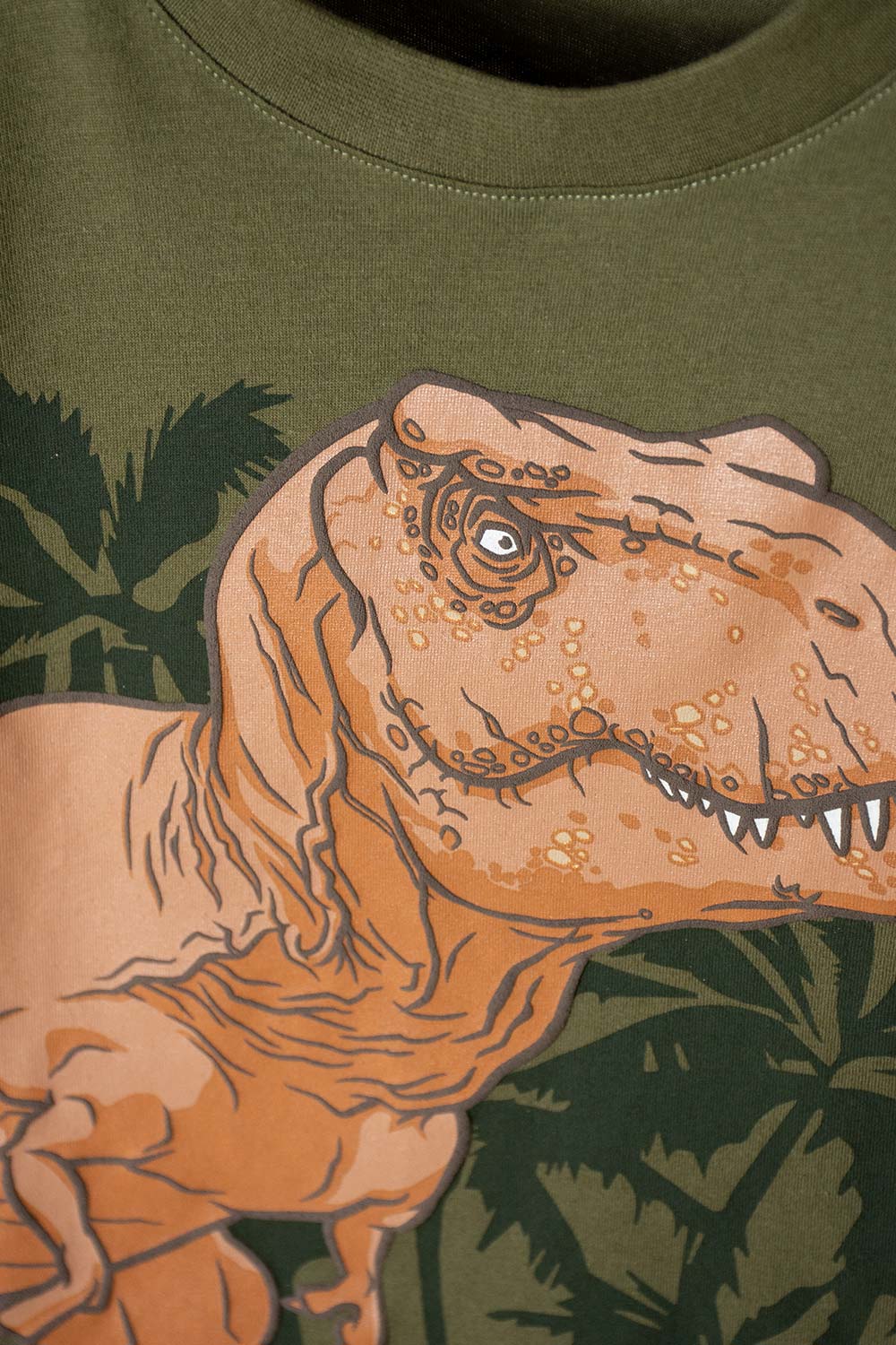 CAMISETA DE JURASSIC MANGA CORTA VERDE MILITAR PARA NIÑO 2T A 5T