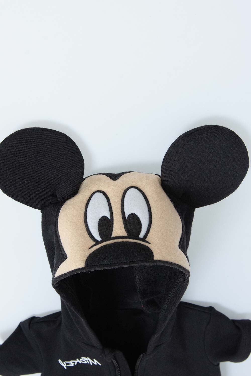 ENTERIZO DE MICKEY MOUSE NEGRO Y ROJO CORTO PARA BEBÉ NIÑO