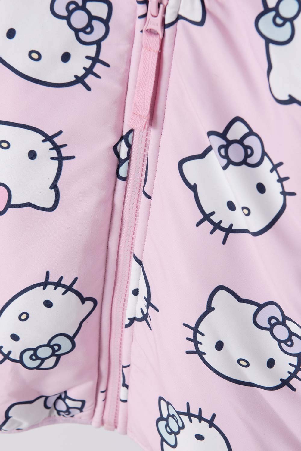 CHAQUETA DE HELLO KITTY CON CAPUCHA ROSADA PARA NIÑA 2T A 5T