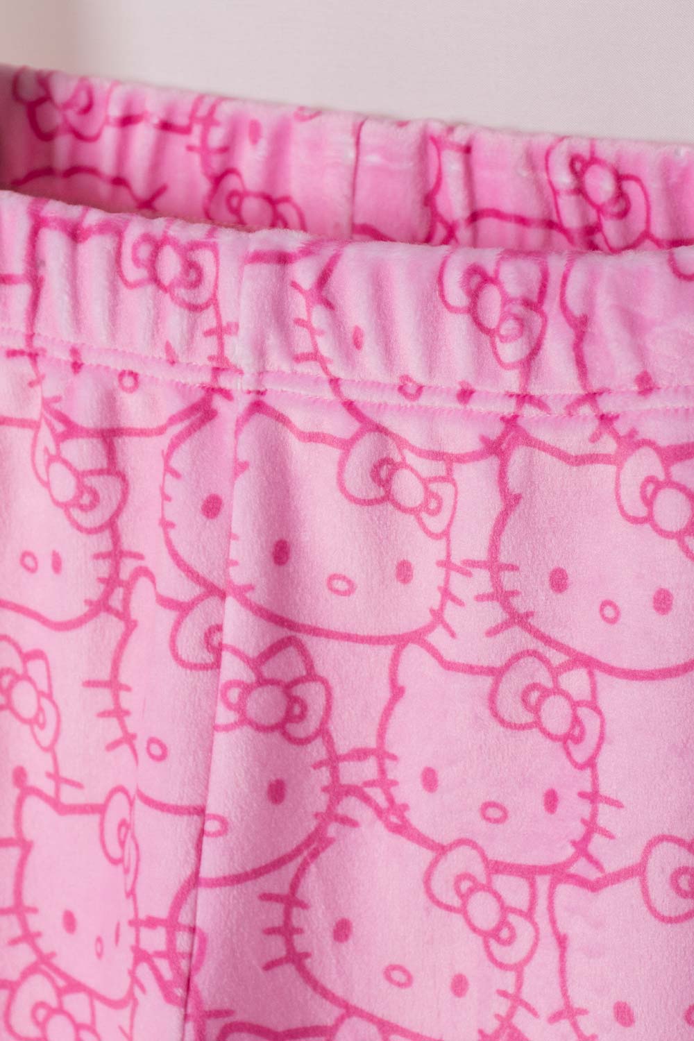 PIJAMA DE HELLO KITTY PANTALÓN LARGO ROSADO PARA NIÑA 2T A 6T