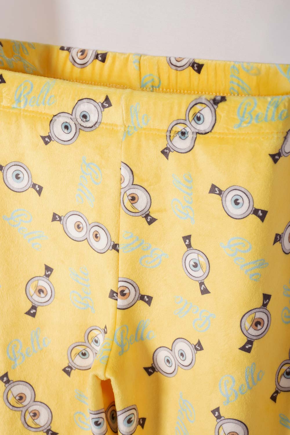 PIJAMA DE MINIONS PANTALÓN LARGO MULTICOLOR PARA NIÑO 2T A 6T