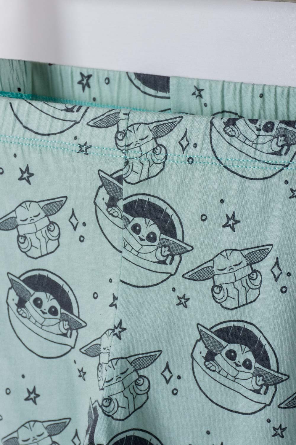 PIJAMA DE MANDALORIAN PANTALÓN LARGO MULTICOLOR PARA NIÑO 2T A 6T