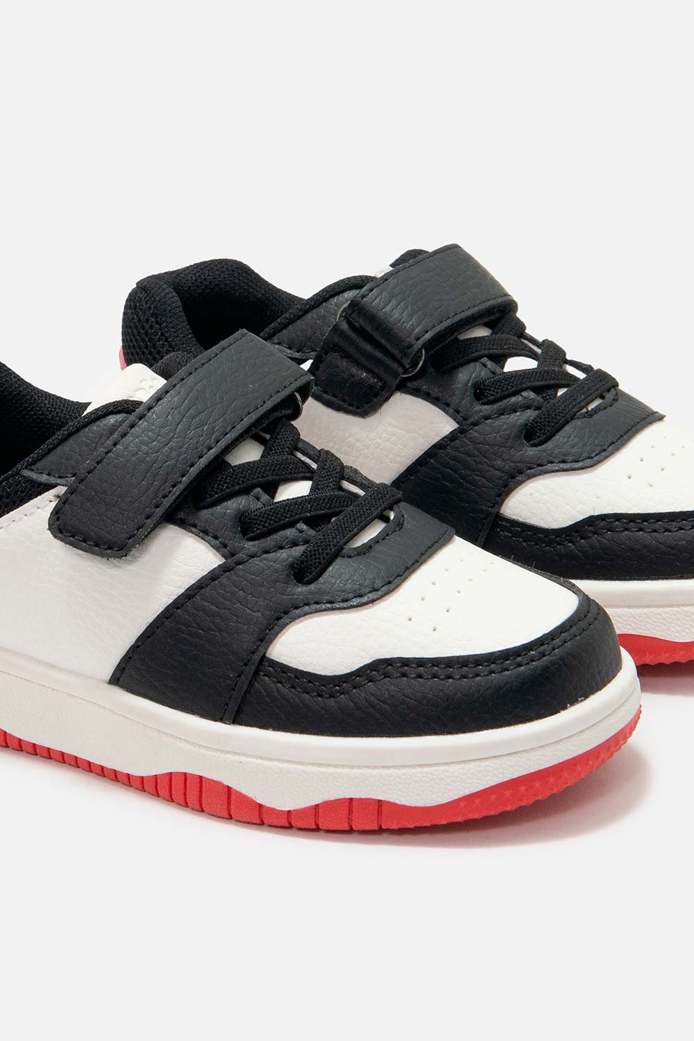 TENIS DE MIC BLANCO ROJO Y NEGRO PARA NIÑO